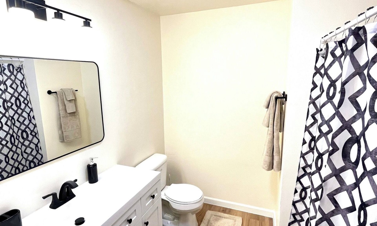 Grants House | 3-bedroom house in beautiful Grants with cool AC breeze
