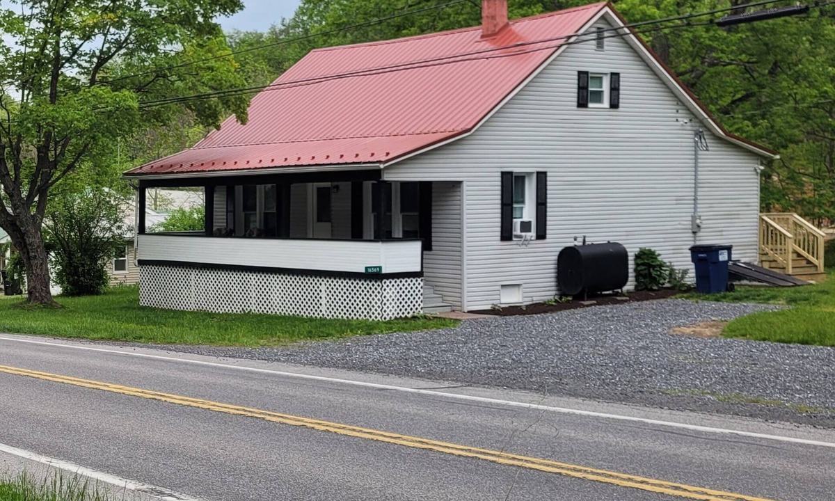 James Creek House | 3-bedroom house in marvelous James Creek with cool AC