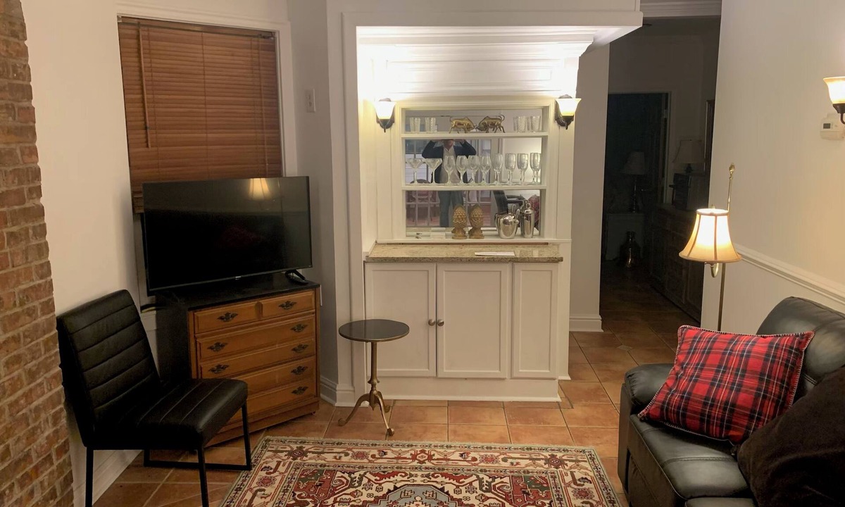 Downtown Pittsburgh House | 3-bedroom townhouse w/AC Downtown walk to PICKLESBURGH -Cultural Dist/Stadiums