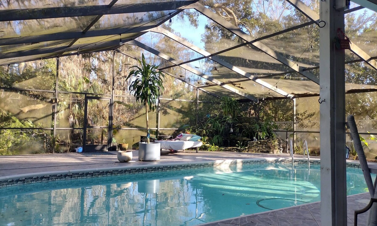 New Port Richey House | 3 br/ 2 bath boho retreat! -Near Tampa/Beach/ Springs