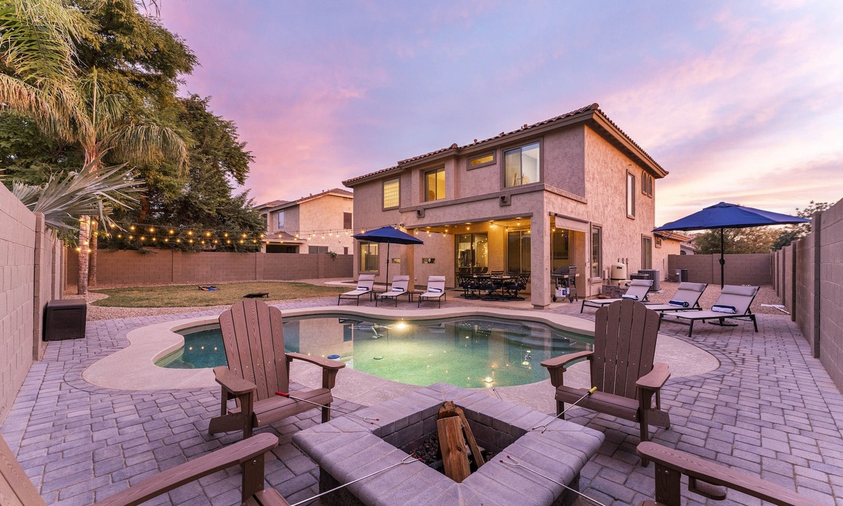 Gilbert House | 3 Kings~Casita~Pool~GameRoom~FirePit