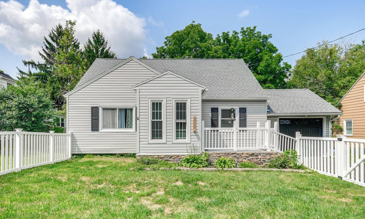 Eastside House | 3 Mi to Dtwn Syracuse: Home w/Fenced Yard!