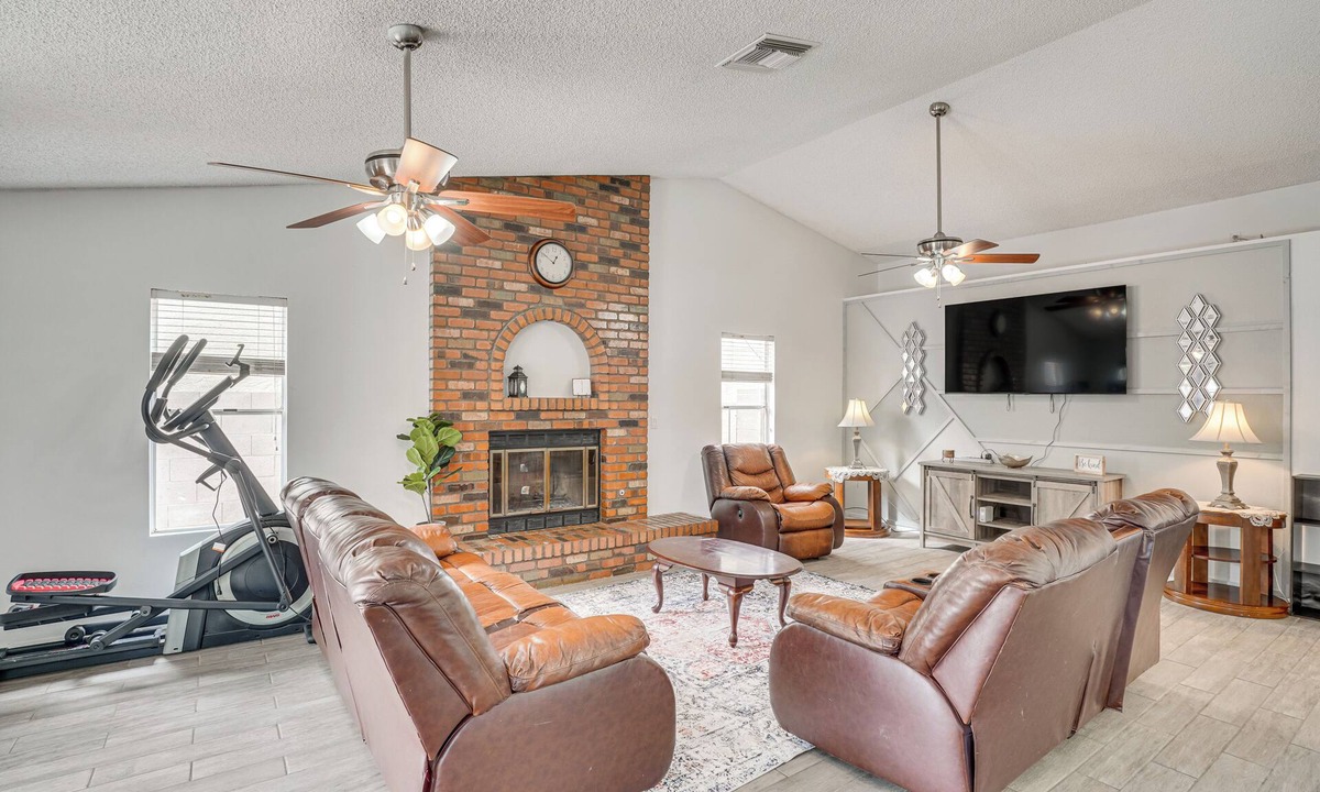 Tucson House | 3 Mi to Golf: Tucson Home w/Private Yard & Patio!