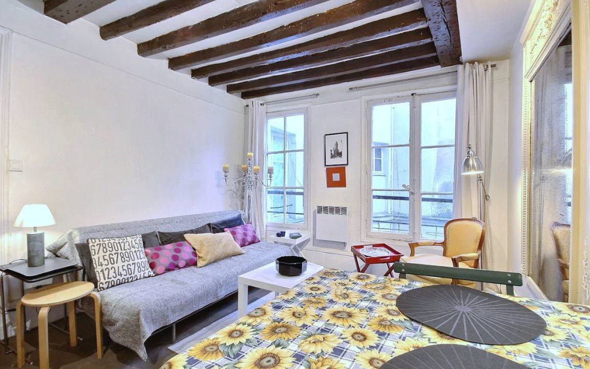 Les Halles Apartment | 30 m² Apartment ∙ 1 bedroom ∙ 2 guests