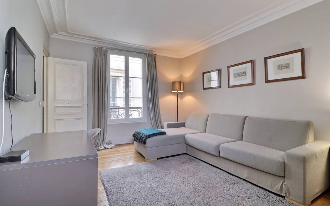 Neuilly-sur-Seine Apartment | 30 m² Apartment ∙ 2 guests