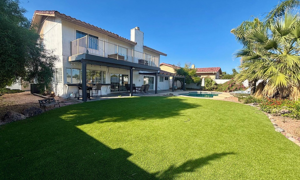 La Paz At Desert Springs House | 3500 SQFT Kierland Home with Large Backyard & Mountain Views & Office