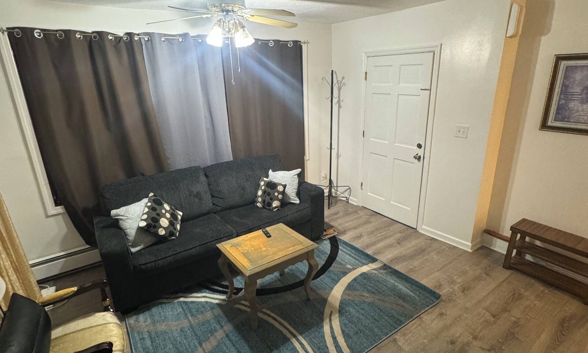 Queens House | 3BR 2FullBathEasy accessJFKLGA 5min to subway 1000mbsWifi parking Arbnbsuperhost