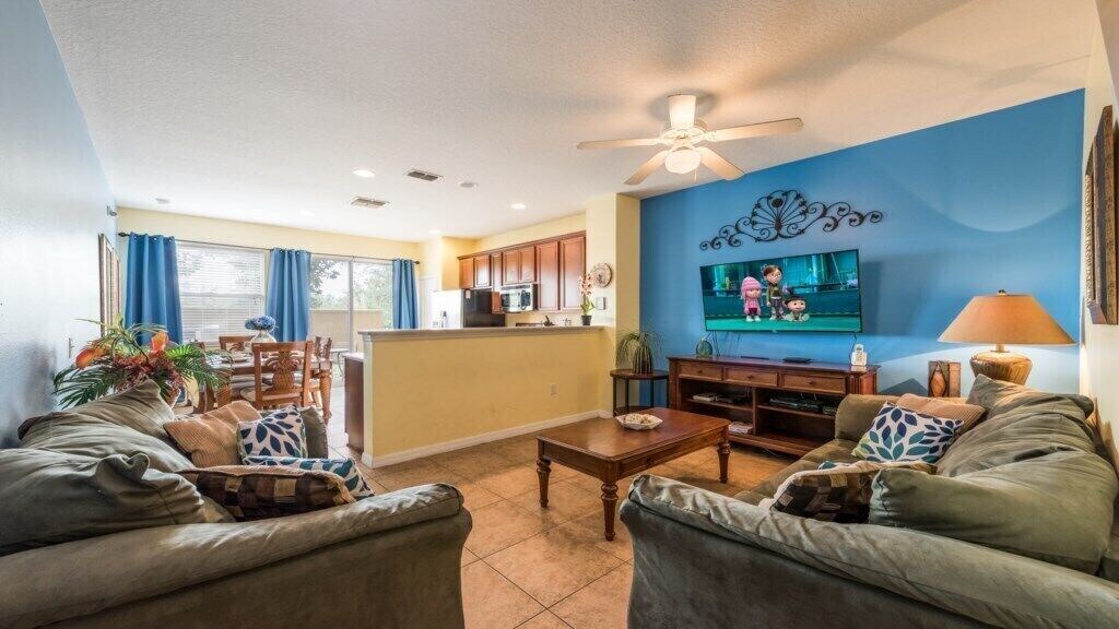 Crestwynd Bay House | 3BR/3BA Townhome, only 1.5miles to Disney
