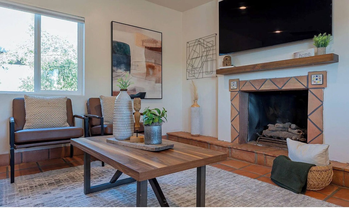 Desert View Village Apartment | 3BR+Den 2.5 BA w/King bed, fireplace, spa & mountain views. Close to shopping!
