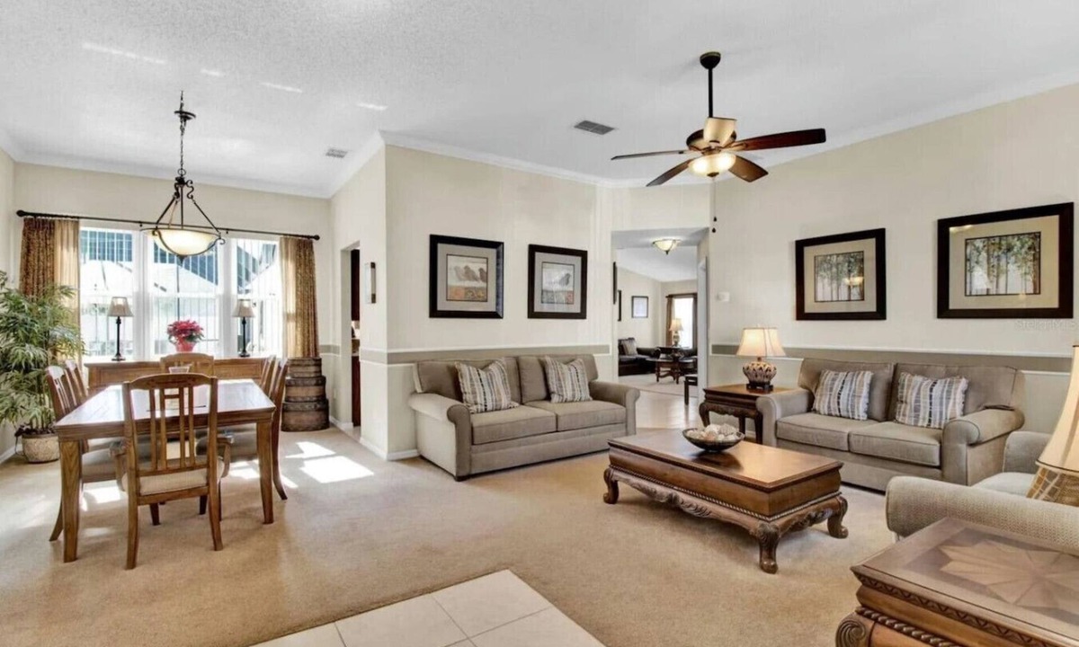Lindfields Villa | 4-Bedroom Family Retreat Pool