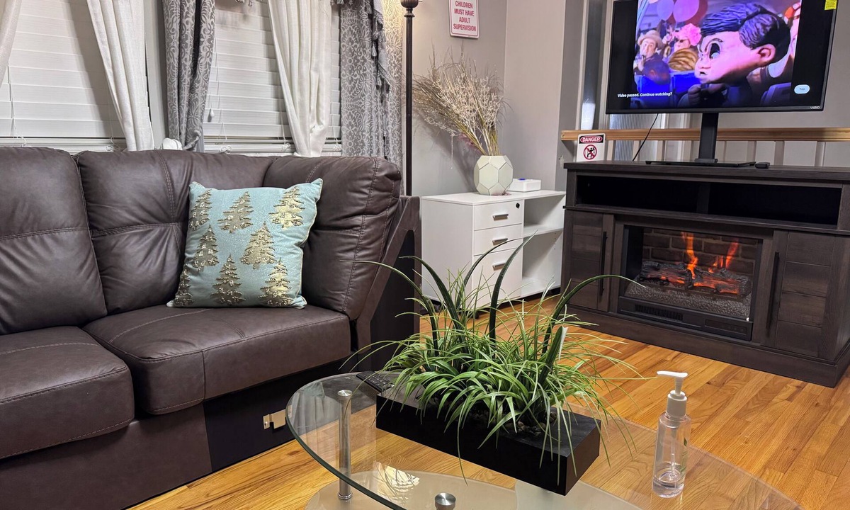 Monroe Heights House | 4-bedroom home in charming renovated Monroeville, 10 minutes away from the mall.