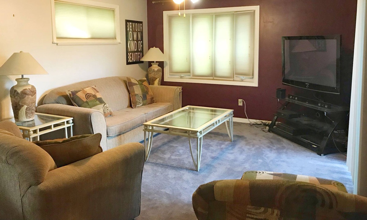 Monroeville House | 4 Bedroom House in Garden City