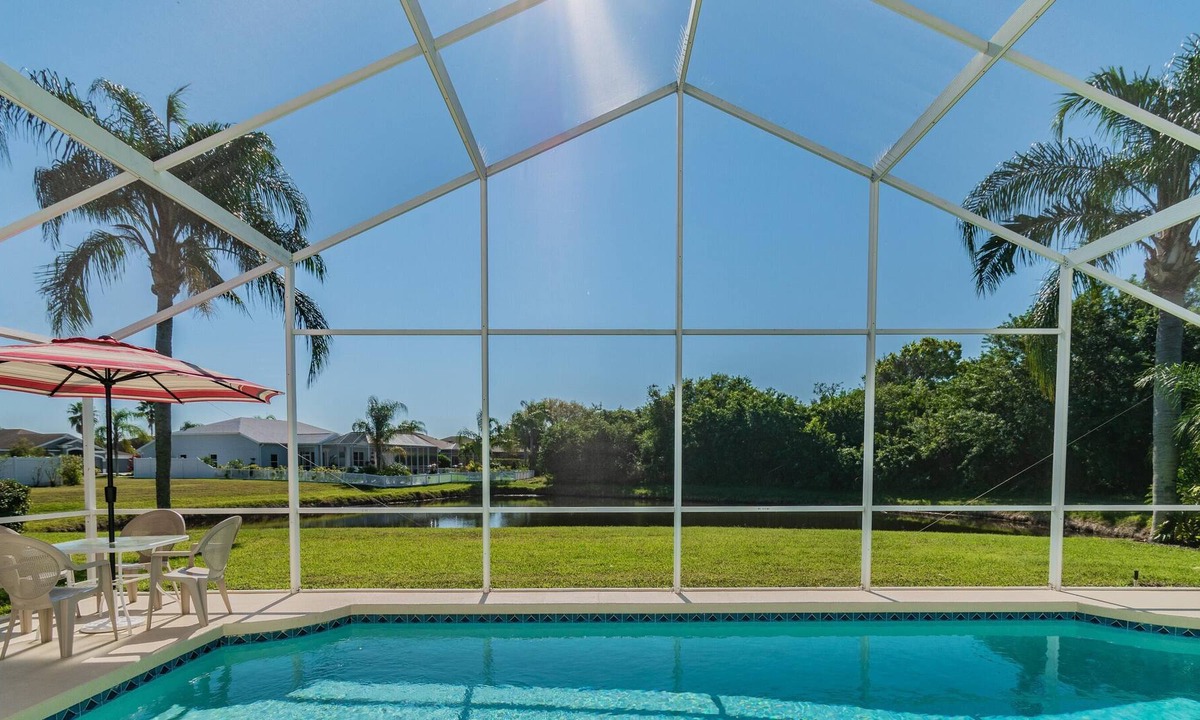 Sabal Harbour Villa | 4 bedroom pool villa with great lakeview - bird lovers dream