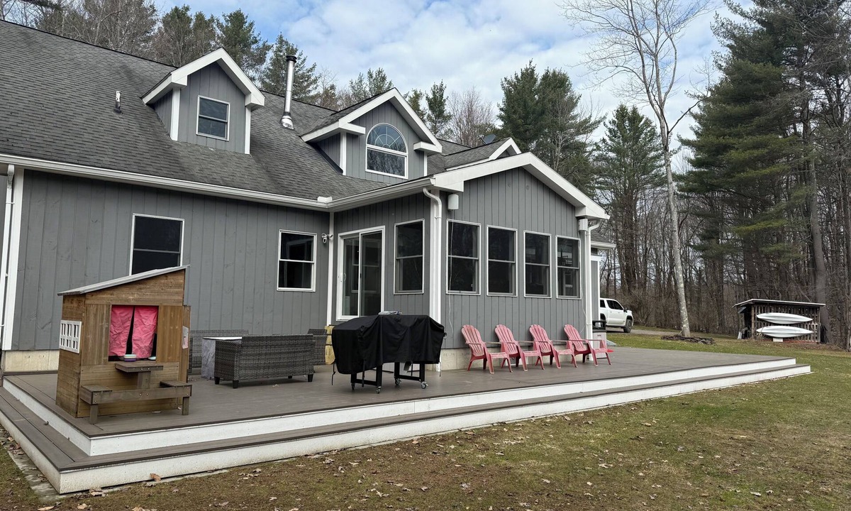 Laurens House | 4-bedroom private country house with pool 8 miles from All-Star village