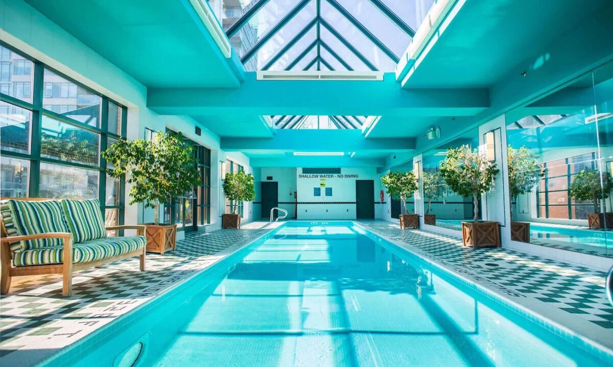 Bloor-Yorkville Hotel | 4 Comfortable Rooms w/City & Park Views – Central to Museums & Subway