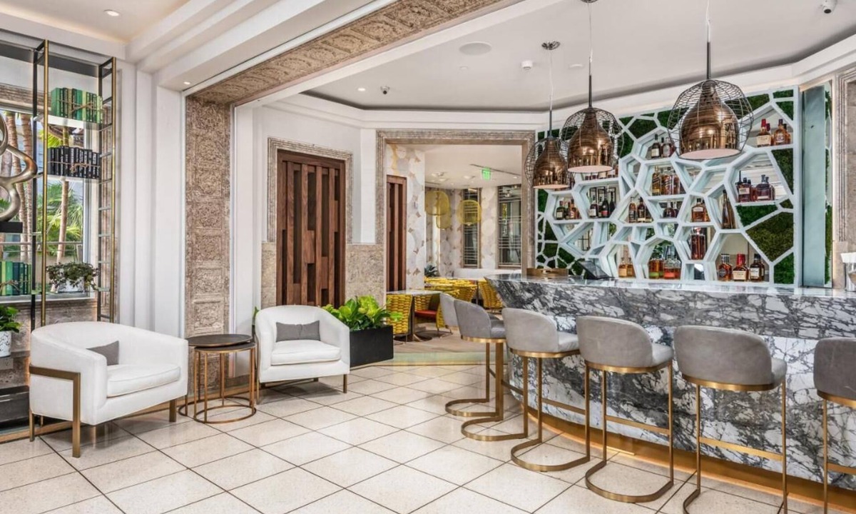City Center Hotel | 4 Deluxe Double Rooms, Lennox Miami Beach, Chic Poolside, Boutique Service