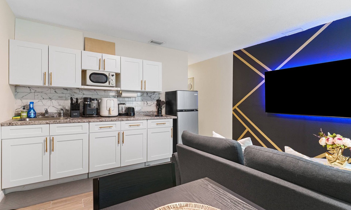 East Tampa House | 4 miles from Downtown Tampa B