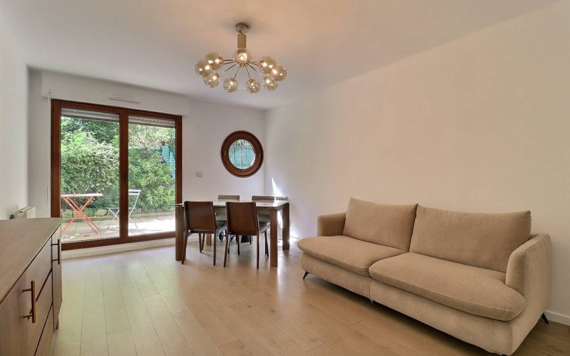 Combat Apartment | 45 m² Apartment ∙ 1 bedroom ∙ 2 guests