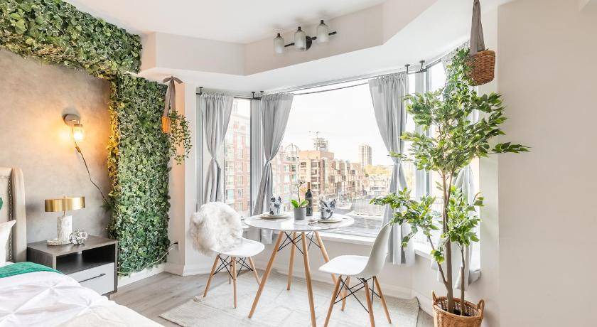 Bloor-Yorkville Apartment | 450 m² Apartment ∙ 1 bedroom ∙ 2 guests