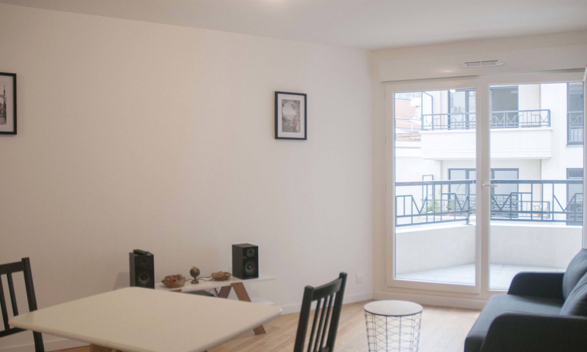 Saint-Ouen Apartment | 47 m² brand new with balcony near Paris