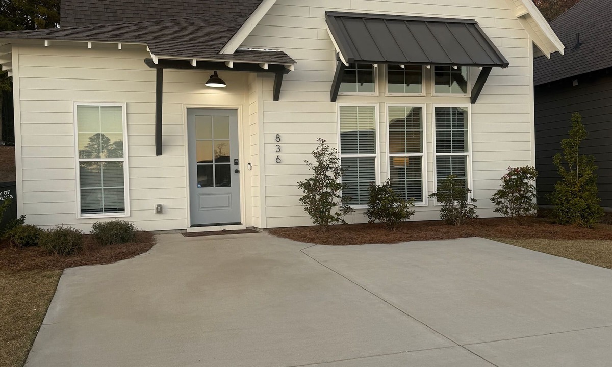 Opelika House | 4BR Auburn–Opelika Escape | Sleeps 8 | Minutes to Tiger Town