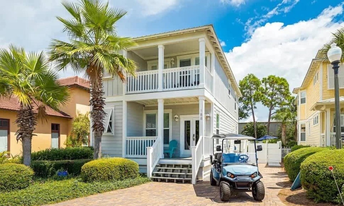 Emerald Waters Village House | 4BR in Gated Neighborhood with Pool & Golf Cart