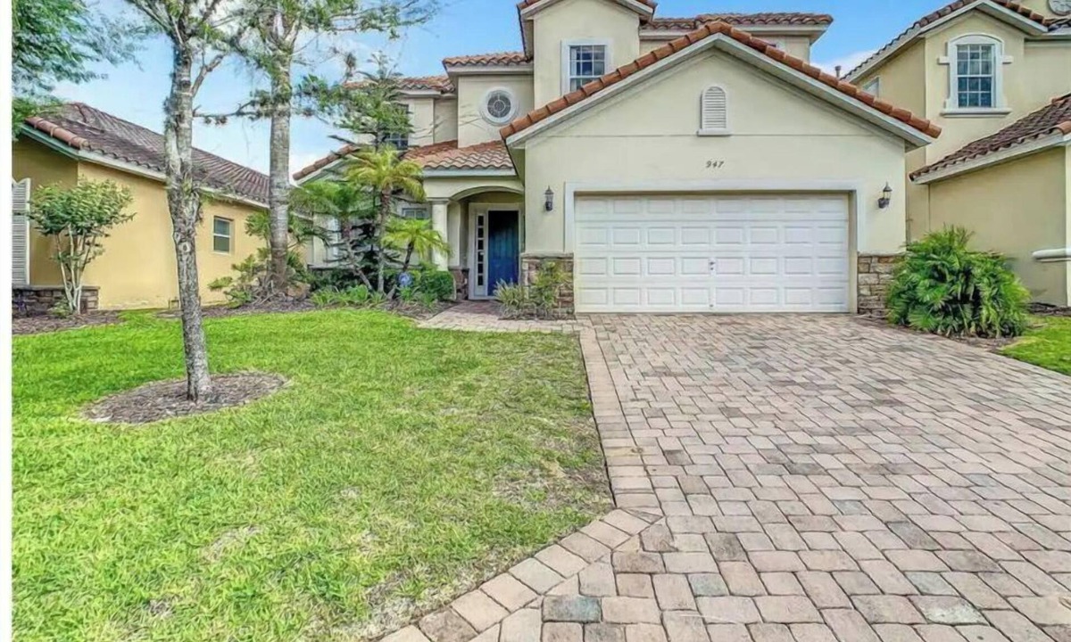 Tuscan Hills House | 5 Bed, 4.5 Bath & Private Pool Family-Friendly Disney Get Away