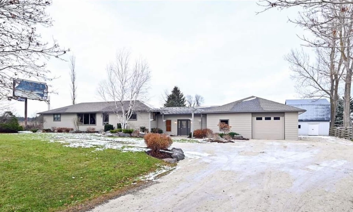 Shelburne House | 5-bedroom, 3-bathroom bungalow House offers a world of comfort