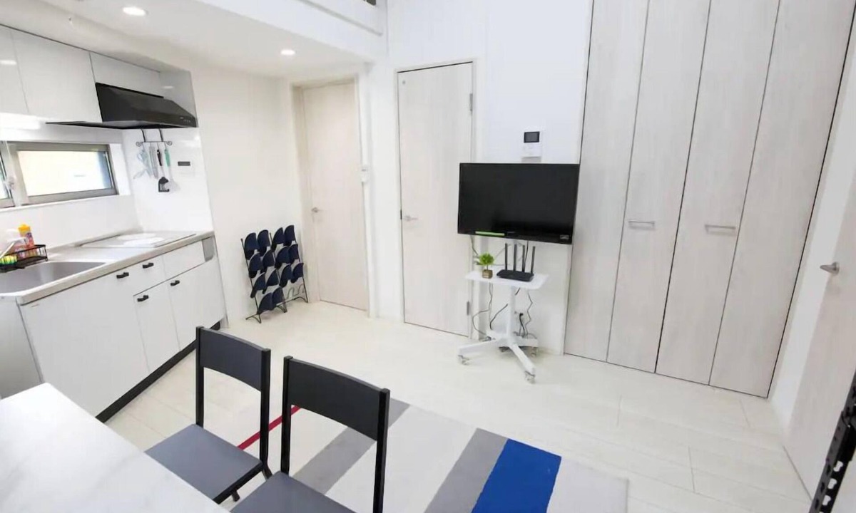 Nishi-Shinjuku Apartment | 5 Minute Walk from Nishi Shinjuku Gochome Station
