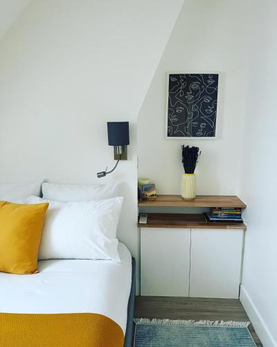 Quartier de la Roquette Apartment | 5 Stars 2-BR in Center , Air Conditioner , Elevator