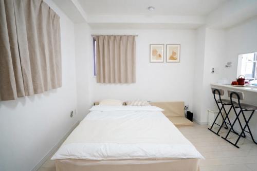 Sumida Apartment | 501Room,5-Minute Walk to Oshiage ,Private One-Bedroom Unit ,Near Tokyo Skytree ,Fully Equipped Kitchen & Bathroom ,Separate Wet and Dry Areas