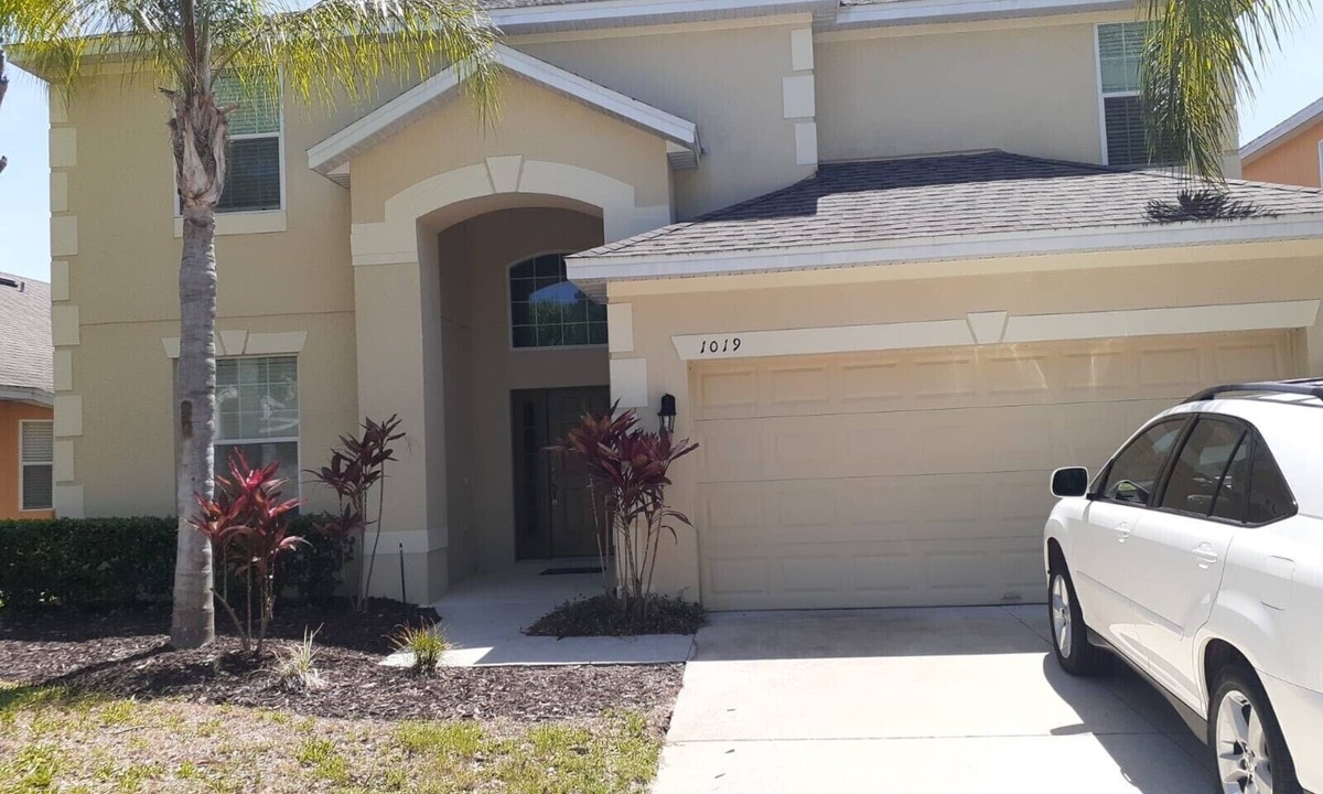 Watersong House | 6 BR 5.5 Bathrooms Villa in Orlando near Disney World… Newly Renovated