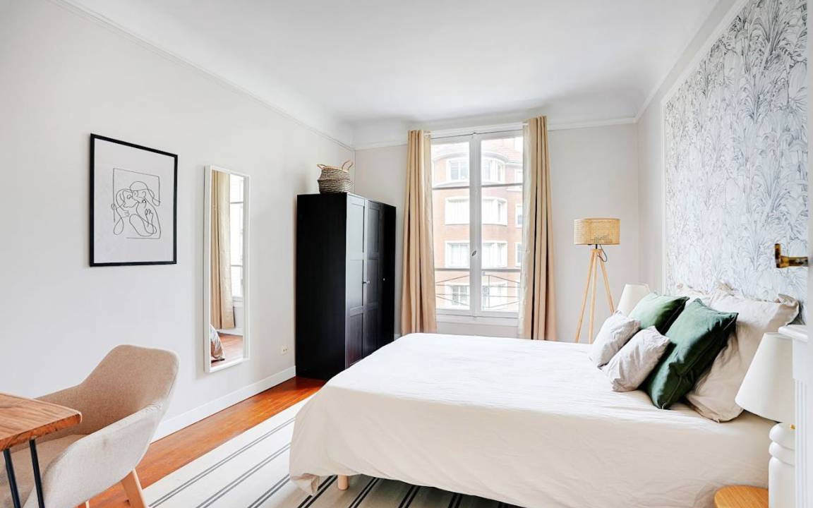 15th Arrondissement Resort | 65 m² Private room ∙ 1 bedroom ∙ 4 guests