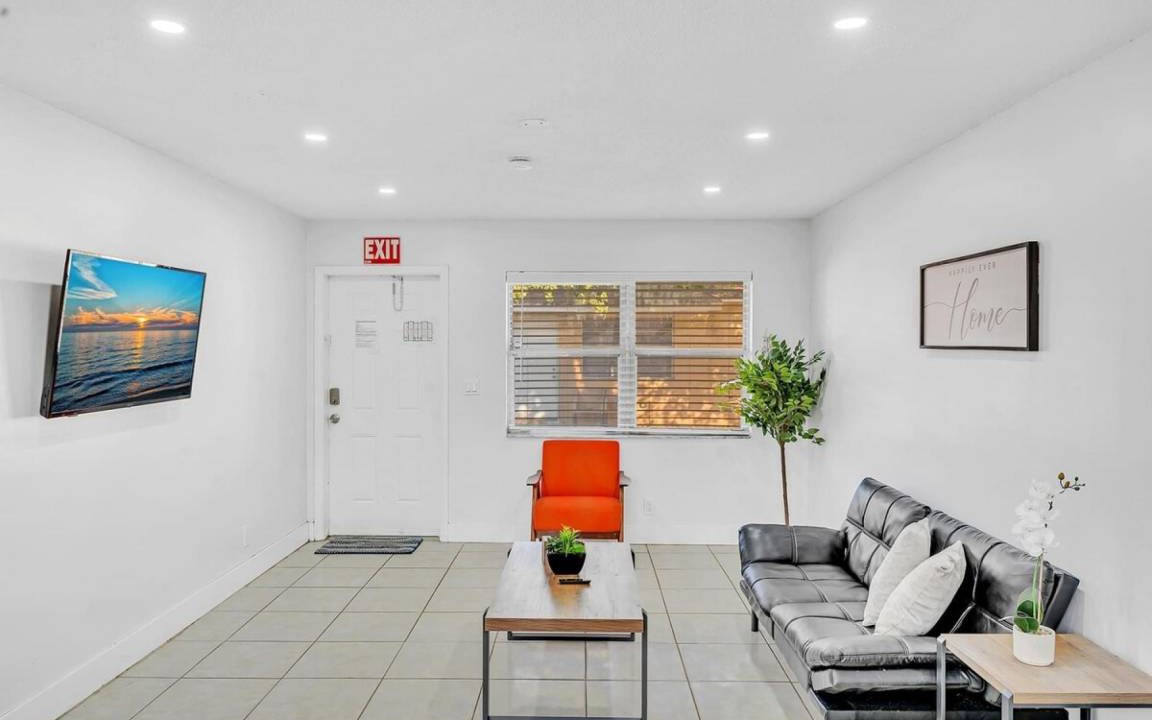 Royal Poinciana House | 65 m² House ∙ 1 bedroom ∙ 6 guests