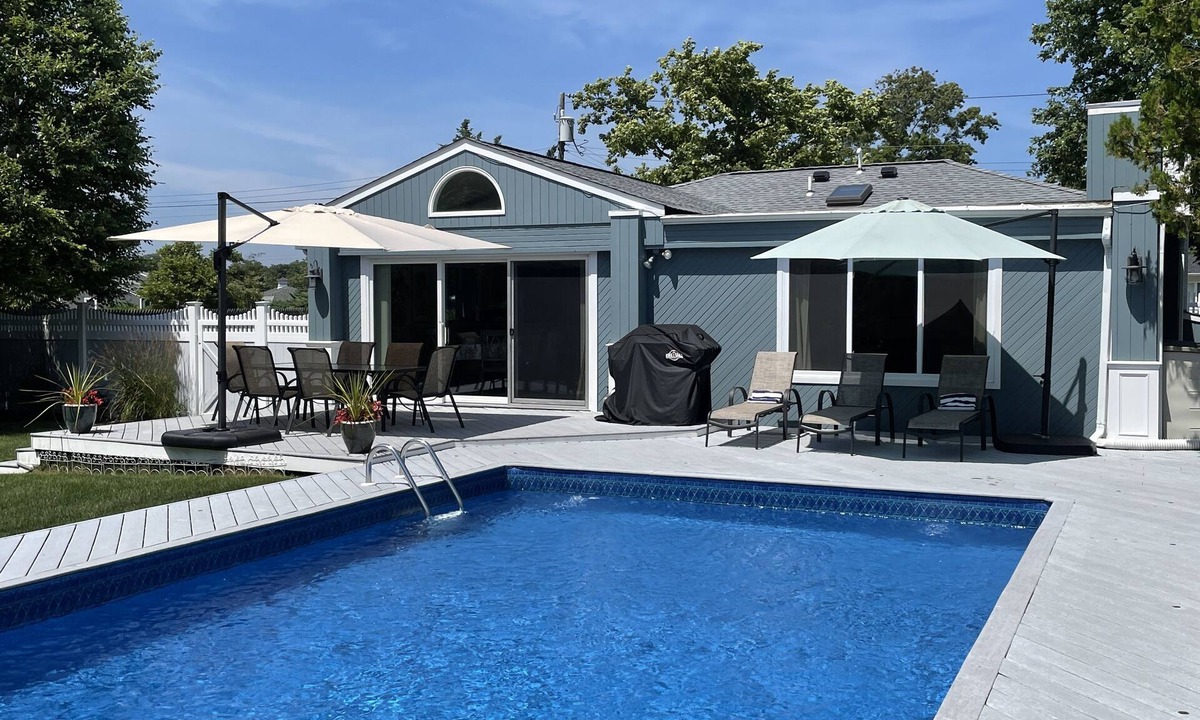 Remsenburg House | 7-26 to 8-2/8-23 to 8-30 AVAILABLE Private Pool Steps from Moriches Bay
