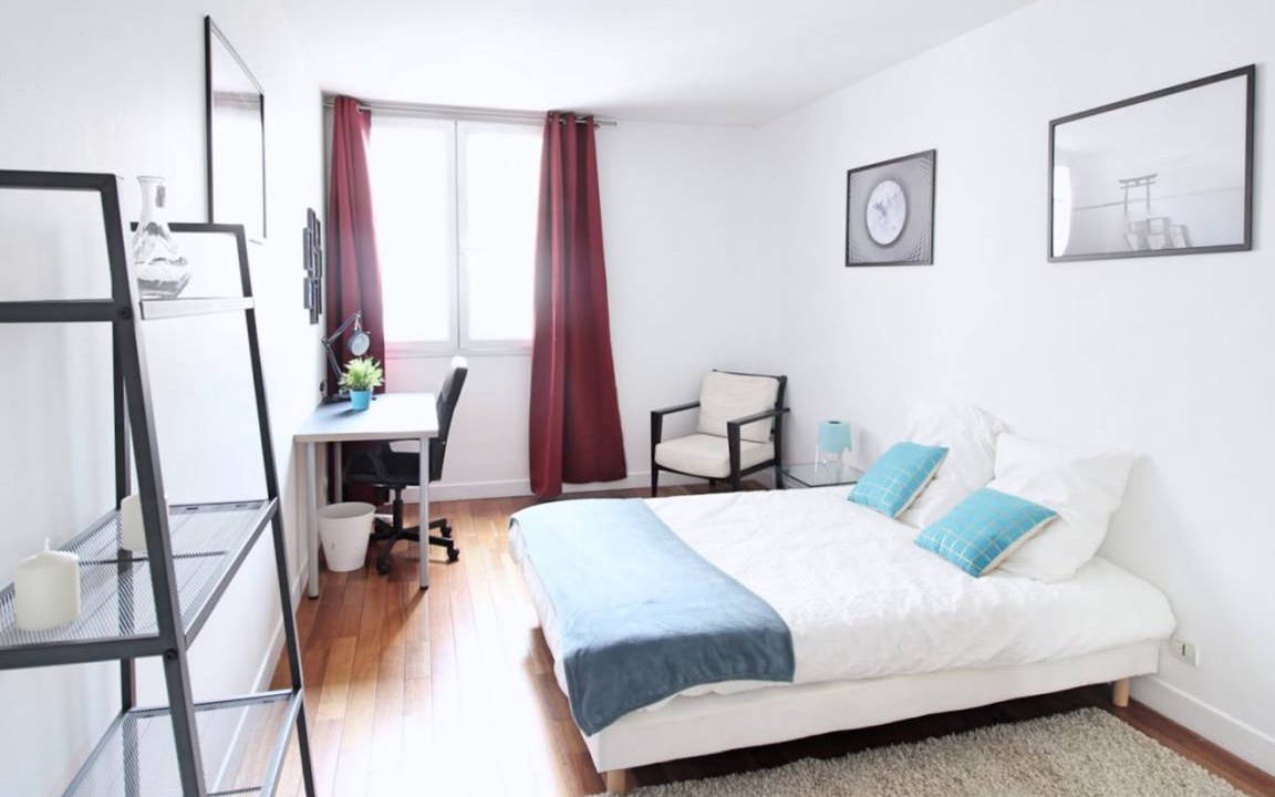 18th Arrondissement Resort | 70 m² Private room ∙ 1 bedroom ∙ 3 guests