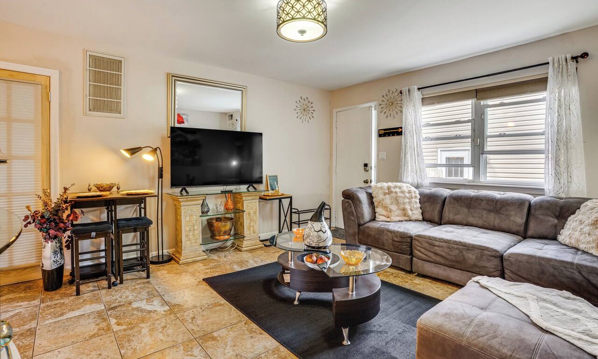 Alden Manor Apartment | 8 Mi to Long Beach: Cozy Apt w/Fenced Yard!