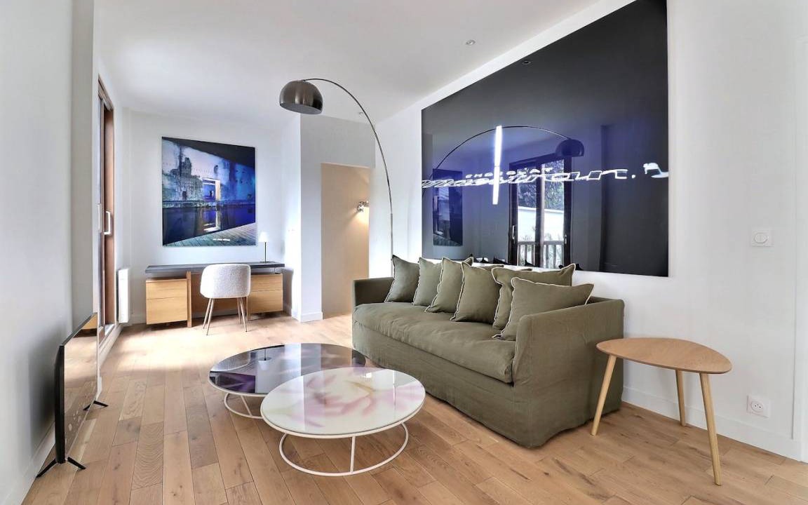 Republique–Point-du-Jour Apartment | 80 m² Apartment ∙ 2 bedrooms ∙ 4 guests