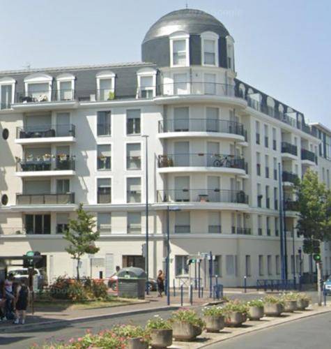 Drancy Centre Apartment | 80 m² Apartment ∙ 1 bedroom ∙ 7 guests