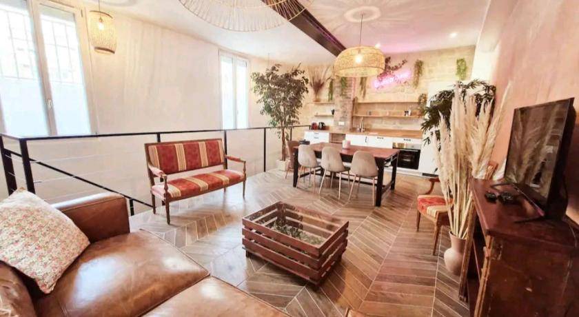 Clichy Apartment | 80 m² Apartment ∙ 2 bedrooms ∙ 7 guests
