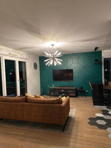 Saint-Ouen Apartment | 80 m² Apartment ∙ 2 bedrooms ∙ 5 guests