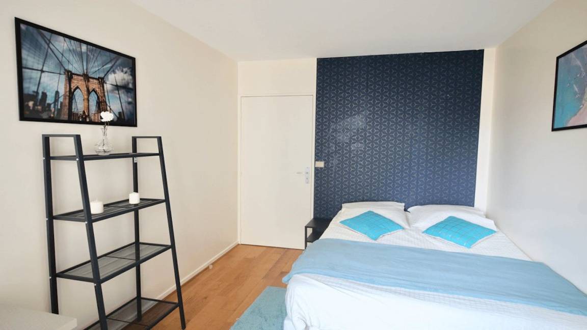 11th Arrondissement Resort | 80 m² Private room ∙ 1 bedroom ∙ 4 guests