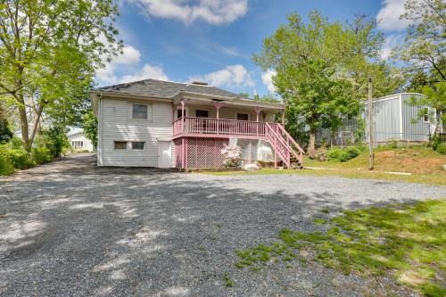 Harrisburg Apartment | 9 Mi to Midtown: Convenient Harrisburg Apt
