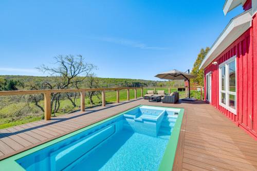 Jefferson House | 90-Acre Gem w/Custom Pool & 2 Ponds in Jefferson