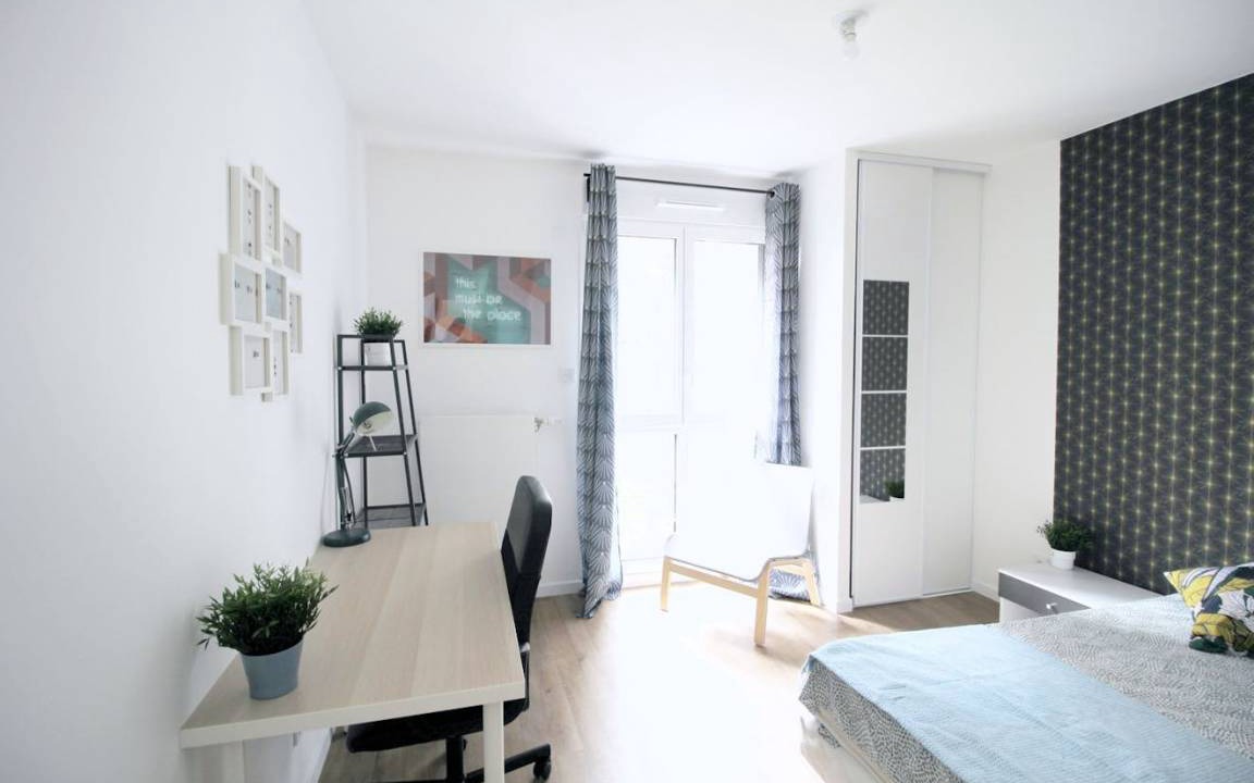 Clichy Resort | 90 m² Private room ∙ 1 bedroom ∙ 5 guests