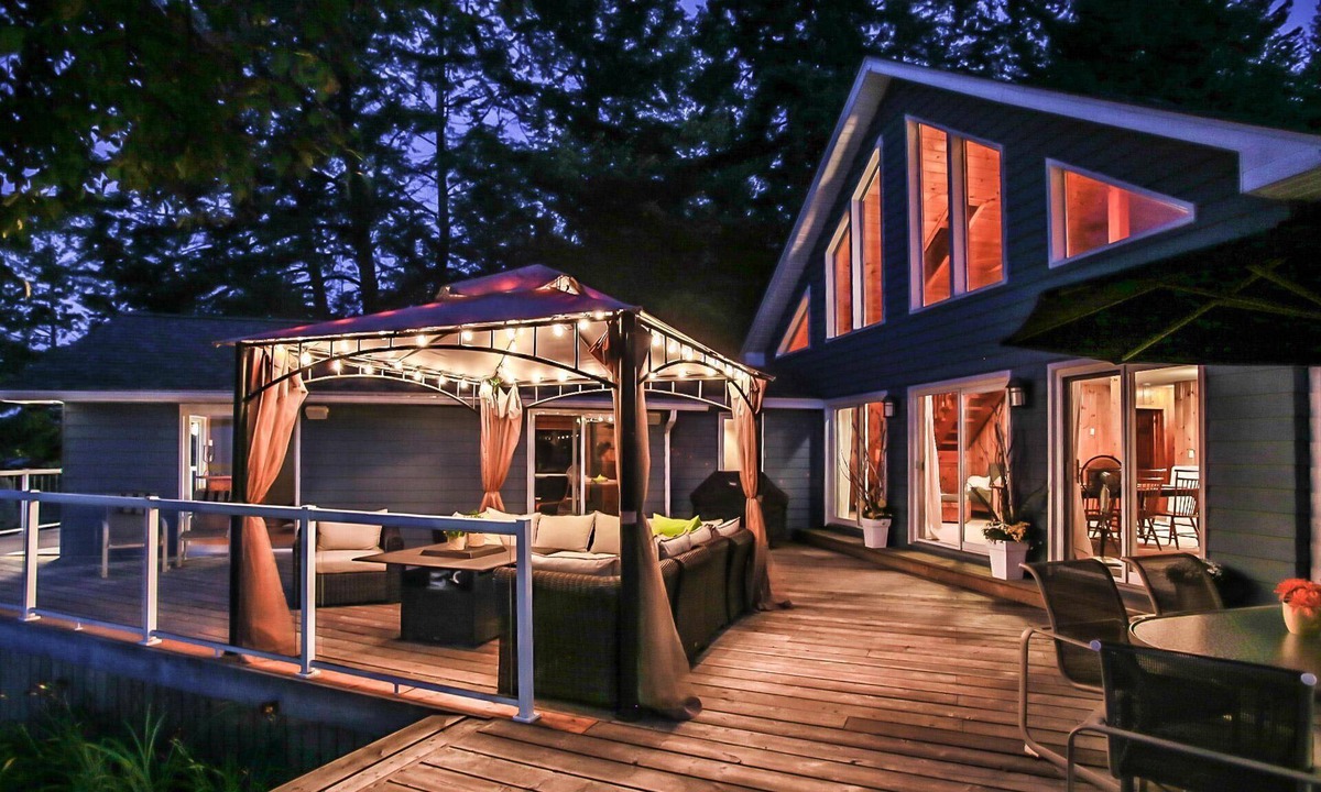 Bala Cottage | A Family Affair! Unique 3 cottage property on Lake Muskoka!