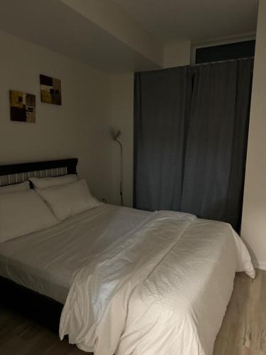 Fort York Apartment | A lovely one bed room with Sunset Views