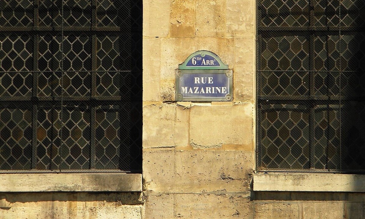 Saint-Germain-des-Pres Apartment | A Work of Art/Period Details:St-Germain 1600s Townhouse&Institut de France Vista