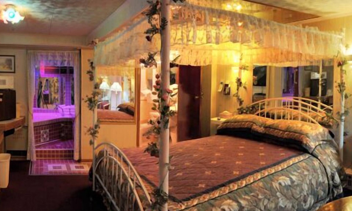 Somerset Hotel | A1 Economy Inn