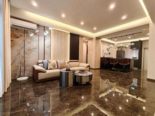 Takadanobaba Apartment | A1 Shinjuku JR St 8 mins 4 bedrooms and 1 living room 2bathrooms 2toilets Max 12P Direct to Shinjuku Ueno Ginza Shibuya Ikebukuro Yoyogi Shinagawa 新宿区 高田马场车站8分钟 4室1厅2浴室2卫生间 最大12人